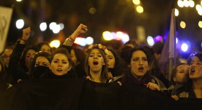 Ambiente en la manifestación en Madrid con motivo del Día Internacional de la Mujer, el 8 de marzo 2017.