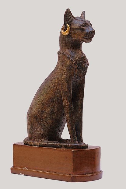 Una escultura egipcia de la colección de la Academia. 