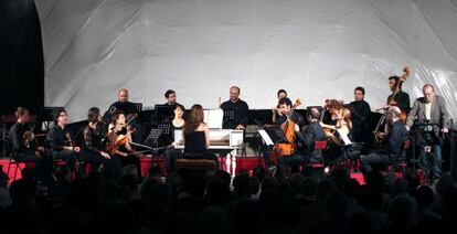 La Acadèmia 1750 durante el concierto del domingo en la iglesia de Sant Genís.