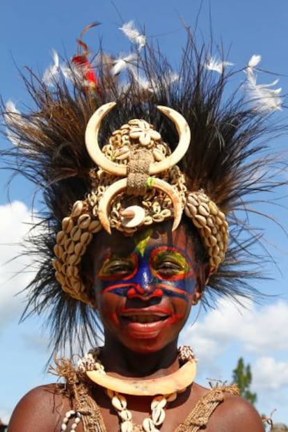 Un participante en la Fiesta del cocodrilo en Ambunti.