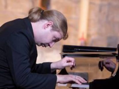 Brillant debut del pianista Kojukhin