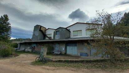 La vieja fábrica de Viladrau donde se encontraba el almacén de los narcos.