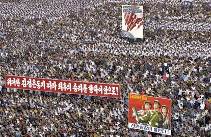 Masiva manifestación en Pyongyang contra el "imperialismo de Estados Unidos", en una imagen difundida por el régimen el 25 de junio pasado.