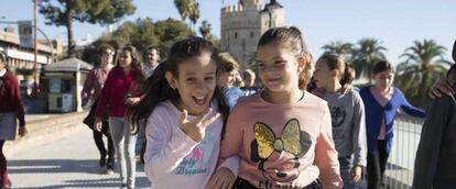 Niñas que participan en la obra social de La Caixa