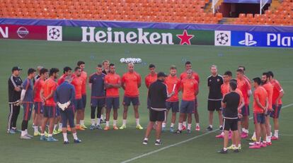 El Valencia preparando el partido ante el Zenit. 