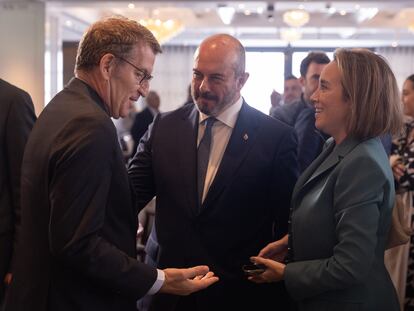 El presidente del PP, Alberto Núñez Feijóo; el presidente del Senado, Pedro Rollán; y la secretaria general del PP, Cuca Gamarra, este lunes en Madrid.