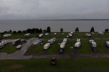 Un parque de caravanas a orillas del lago Palourde previo a la llegada del huracánn 'Francine', en Morgan City, Luisiana, el 10 de septiembre de 2024.