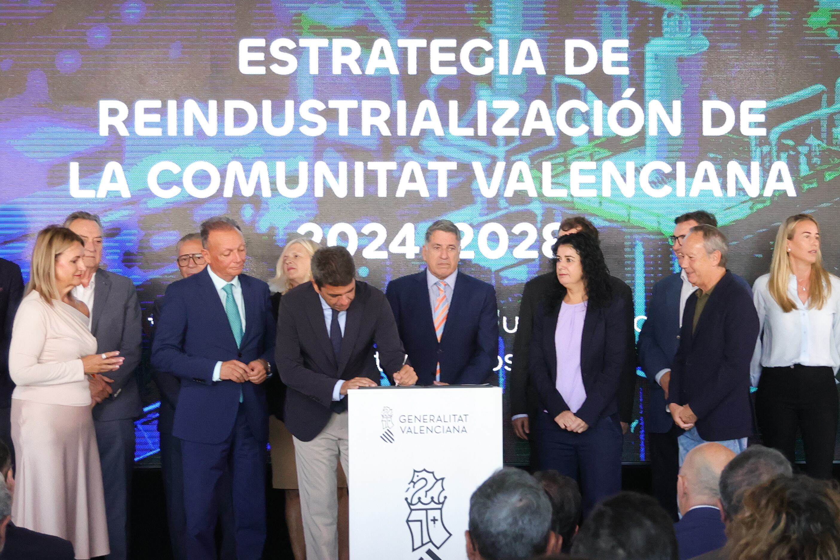 Carlos Mazón anuncia un plan plurianual de 2.000 millones para aumentar el peso de la industria en el PIB valenciano 