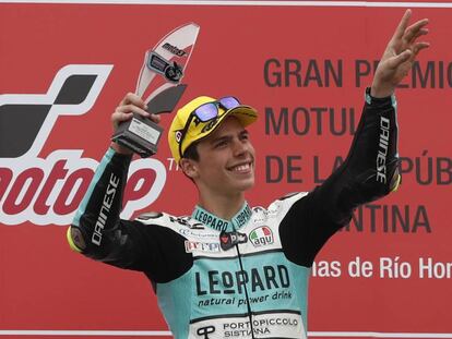 Joan Mir, en el podio del gran premio de Argentina.