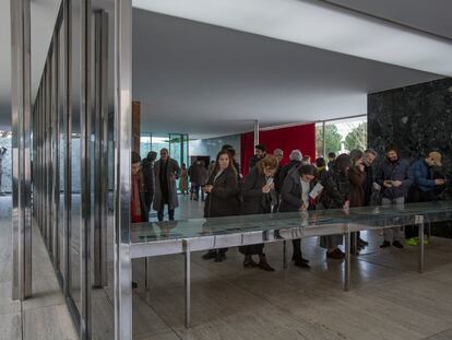 Instalación en el pabellón Mies Van der Rohe para reivindicar la figura de Lilly Reich.