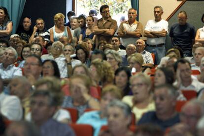 El salón de plenos del Ayuntamiento de Nàquera se llenó.