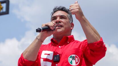 Alejandro Moreno Cárdenas, dirigente del PRI, durante el cierre de campaña de Alejandra del Moral en Toluca, en mayo de 2023.