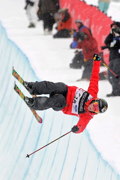 Su último oro lo ganó en el campeonato del mundo celebrado en Park City, Utah (Estados Unidos), en 2011, la misma pista donde sufrió el accidente mortal el pasado 10 de enero. La canadiense se estrelló en el mismo lugar del <i>pipe<i> en el que el snowboarder Kevin Pearce sufrió una lesión traumática cerebral el 31 de diciembre de 2009.</i></i>