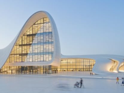 O novo Centro Cultural Heydar Aliyev, no Azerbaijão.