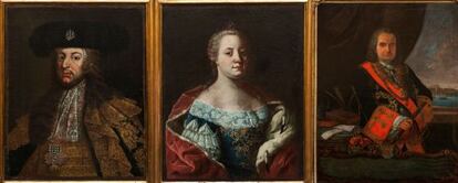 Las pinturas de Carlos VI de Austria (izquierda), su mujer Isabel Cristina de Brunswick-Wolfenbüttel y la del marqués de la Mina adquiridas por el Ayuntamiento de Barcelona.