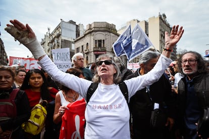 protesta de jubilados en argentina