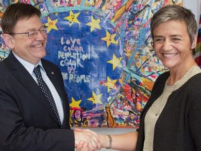 El presidente del Consell, Ximo Puig, con la comisaria europea de Competencia, Margrethe Vestager.