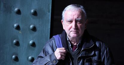 Rafael Chirbes, en la estaci&oacute;n del Norte de Valencia en febrero de 2013.