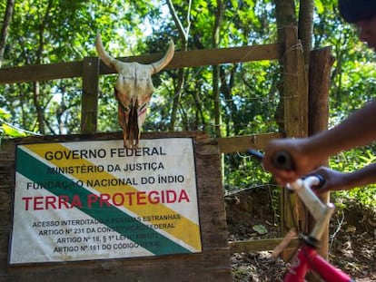 Portão de entrada da terra Tekoa Itakupe.