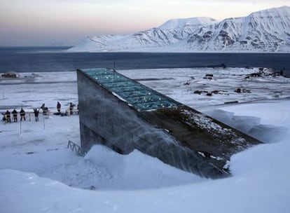 El silo que alberga 100 millones de semillas en Svalbard (Noruega).