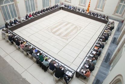 Primera reuni&oacute;n del Pacto Nacional por el Derecho a Decidir en el Parlament el pasado junio.  