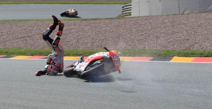 La ca&iacute;da de Marc M&aacute;rquez.