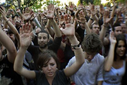 Imagen de la concentración a la puerta del Ayuntamiento de Valencia a las 21 horas.