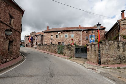 Una calle de Brañosera (Palencia), el municipio más antiguo de España.