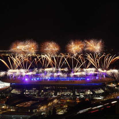 Paris 2024 Olympics - Ceremonies - Paris 2024 Closing Ceremony - Stade de France, Saint-Denis, France - August 12, 2024. General view of fireworks during the gran finale of the closing ceremony. REUTERS/Kim Hong-Ji