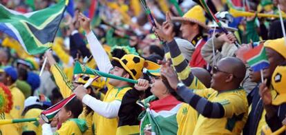 Varios aficionados en el Mundial de Sudáfrica 2010