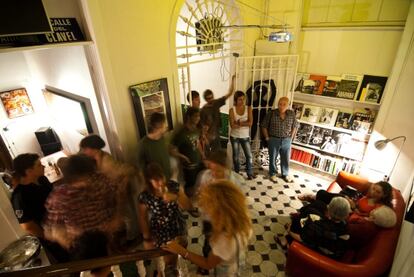 El interior del centro cultural de la calle Clavel.