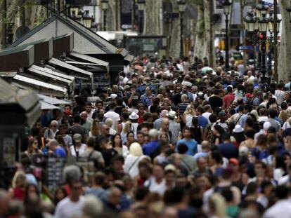 Imagen de La Rambla (Barcelona) dos días después del atentado del jueves.