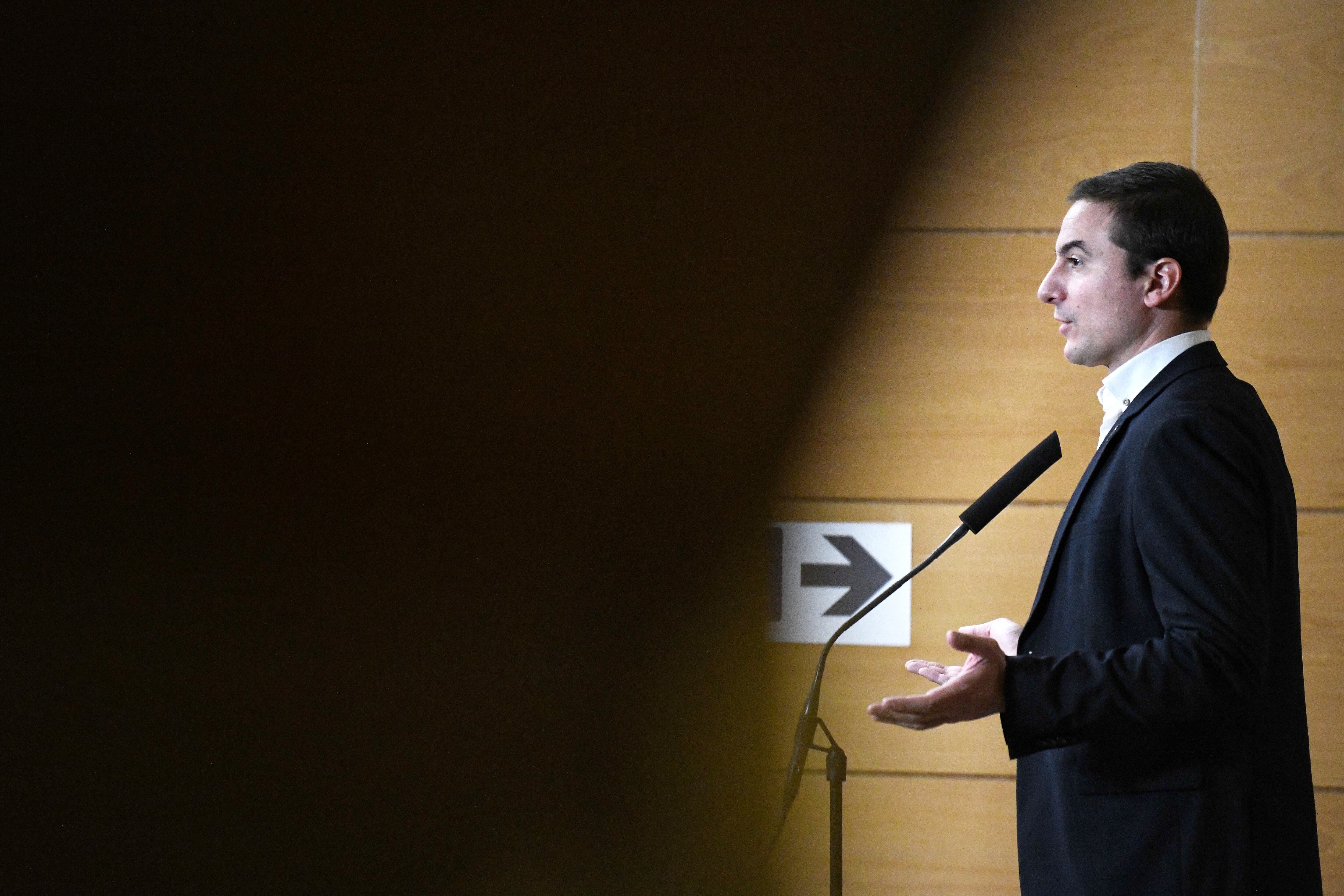 La maniobra de Lobato de acudir a un notario enreda al Gobierno en el caso del fraude fiscal del novio de Ayuso