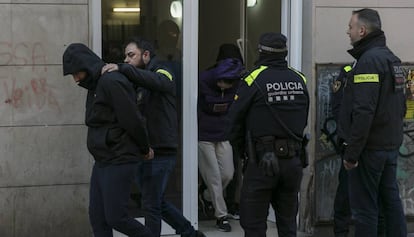 Dos detenidos en un piso de la calle Nou de la Rambla del Barrio del Raval.