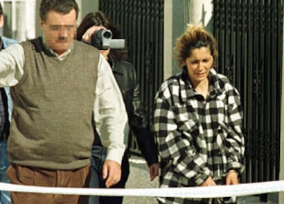 La detenida, ayer, durante la reconstrucción de los hechos.