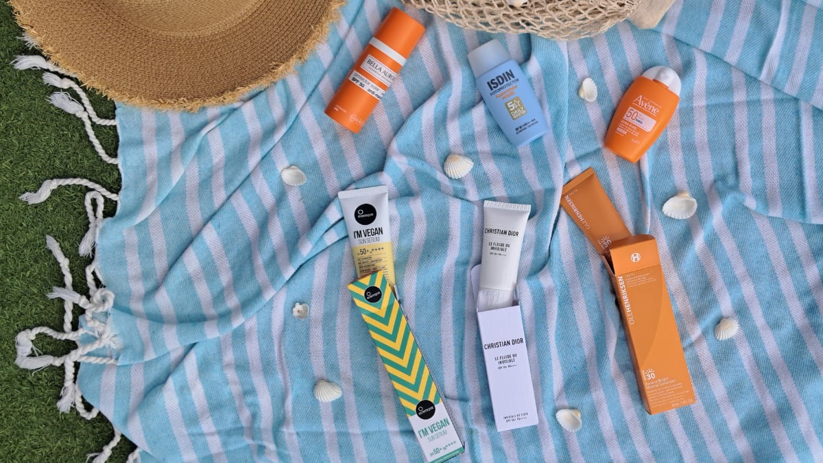 De izq. a dch. y de arriba a abajo cremas solares faciales de Bella Aurora, Isdin, Avène, Suntique, Dior y Olehenriksen.