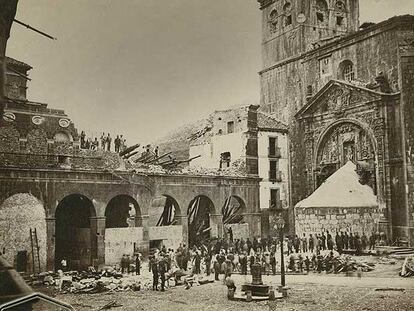 Hernani, durante la tercera guerra carlista, fotografiado por Mario y Otero.