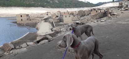 Pueblo de Aceredo, en el embalse de Lindoso.