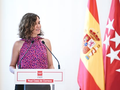 La presidenta de la Comunidad de Madrid, Isabel Díaz Ayuso, interviene en un acto oficial.