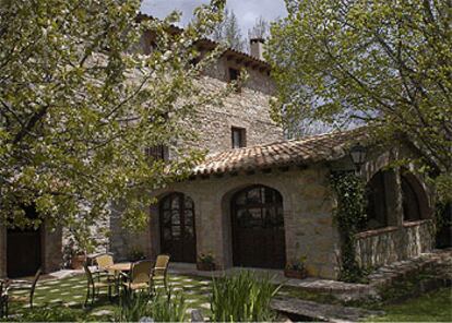 Jardín del hotel El Molino de Alcuneza, situado a cinco kilómetros de Sigüenza (Guadalajara).