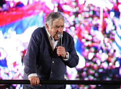 El candidato del Frente Amplio, José Mujica, en el acto de cierre de campaña en Montevideo.