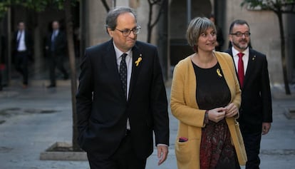 El presidente catalán Quim Torra junto a la consejera de Sanidad, de baja por maternidad, Alba Verges
 
 