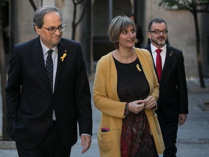 El presidente catalán Quim Torra junto a la consejera de Sanidad, de baja por maternidad, Alba Verges
 
 