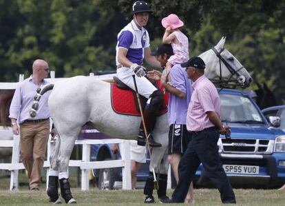 El príncipe Guillermo, durante el partido de polo que jugó el domingo.