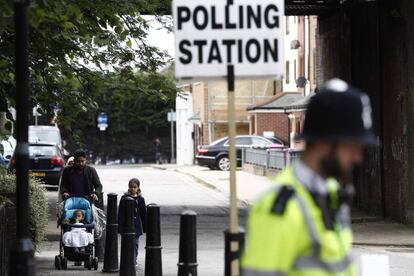 Ambiente electoral en un colegio electoral en Londres.