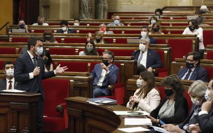 Pere Aragonès, presidente de la Generalitat, en un momento de una sesión de control en el Parlament el pasado mes de mayo.