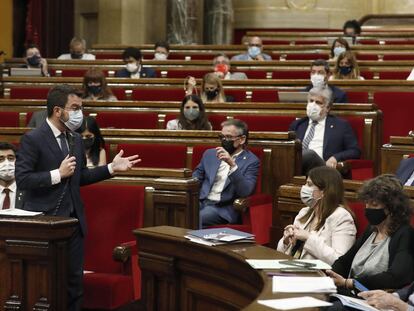 Pere Aragonès, presidente de la Generalitat, en un momento de una sesión de control en el Parlament el pasado mes de mayo.
