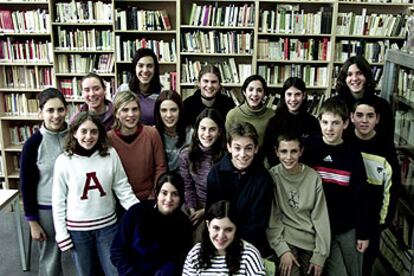 Grupo de alumnos "mediadores de conflictos" del Instituto Lluís Recasens de Molins de Rei, Barcelona.