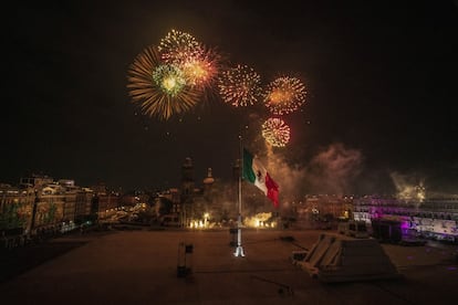 El presidente de México, Andrés Manuel López Obrador, ha conmemorado la noche de este miércoles el comienzo de la independencia acompañado de miembros del Gobierno e invitados especiales.