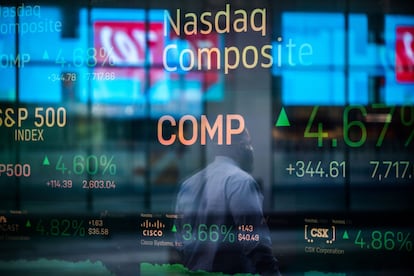 Monitores de cotizaciones del Nasdaq en Nueva York.